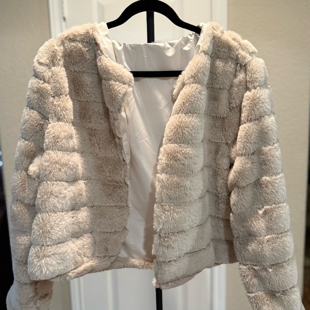 Women's Cream Faux Fur Jacket